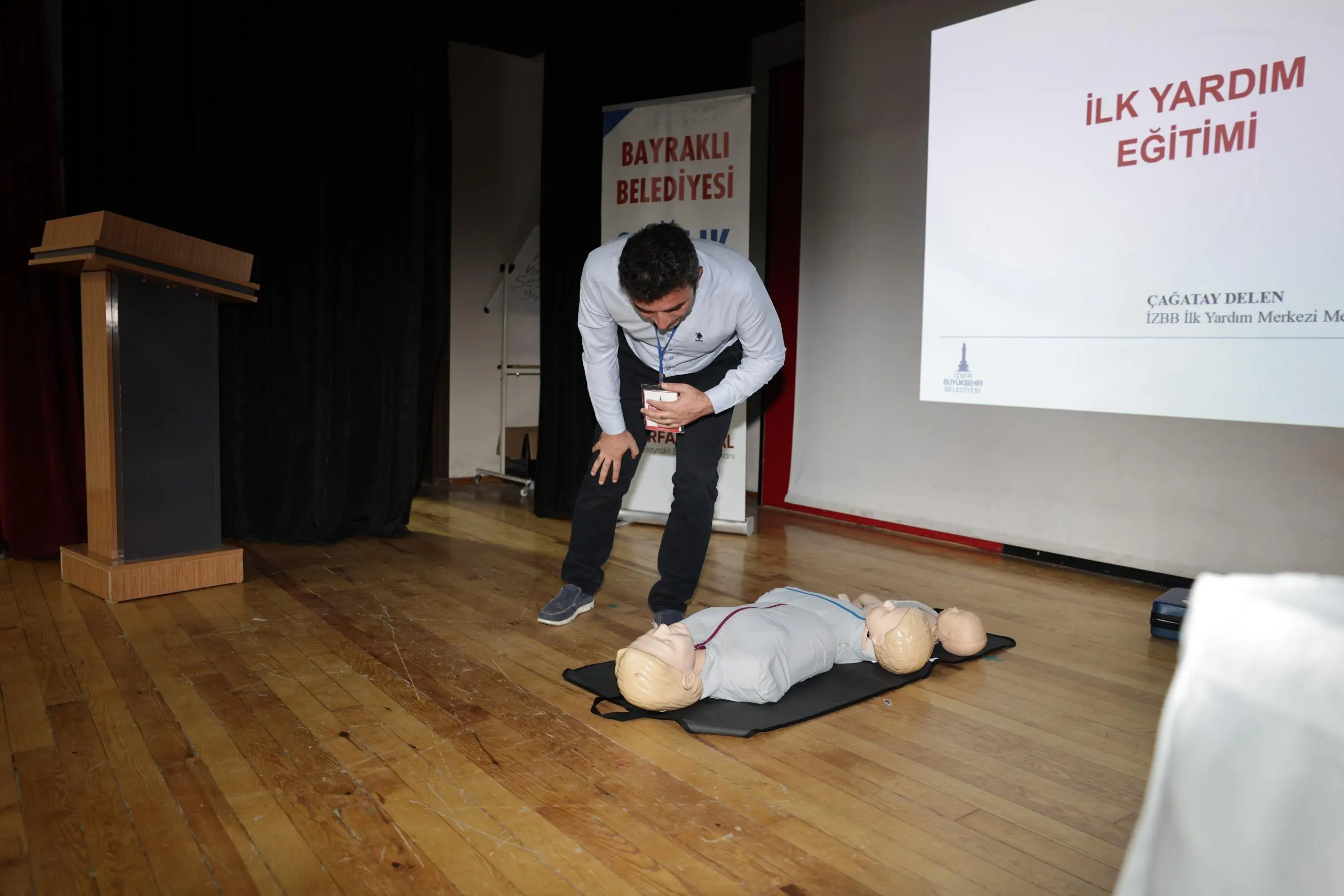BayraklÄ±âda Ä°lkyardÄ±m EÄitim Seminerinde Hayat Kurtaran Bilgileri AktarÄ±ldÄ± (3) kopya-1789393723387.webp